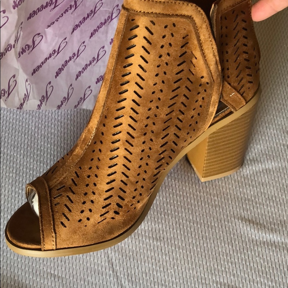 NWT Peep toe  Ankle Bootie - Picture 6 of 6
